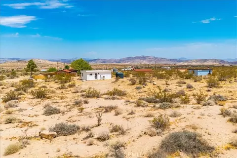 Exterior - 777 Quail Bush Rd, Landers, CA 92285 photo 3 of 11