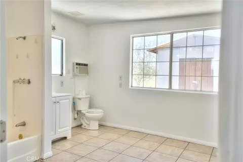 Bath - 67446 Appian Rd, Twentynine Palms, CA 92277 photo 1 of 4
