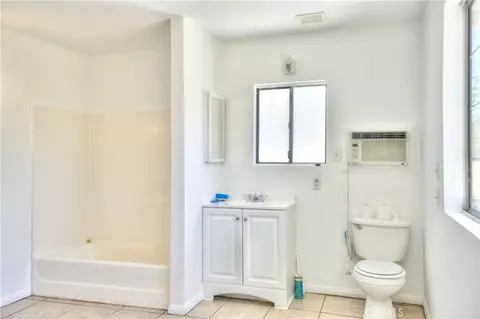 Bath - 67446 Appian Rd, Twentynine Palms, CA 92277 photo 2 of 4
