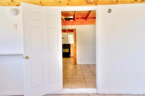 Entry Way - 67446 Appian Rd, Twentynine Palms, CA 92277 photo 2 of 5