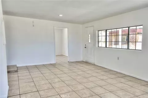 Living - 67446 Appian Rd, Twentynine Palms, CA 92277 photo 3 of 4