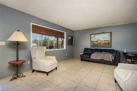 Living - 7613 Cherokee, Yucca Valley, CA 92284 photo 1 of 4