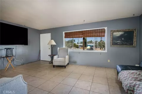 Living - 7613 Cherokee, Yucca Valley, CA 92284 photo 4 of 4