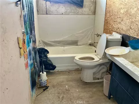 Bath - 72116 Sullivan, Twentynine Palms, CA 92277 photo 1 of 1