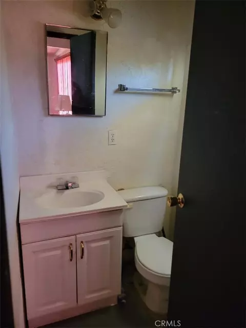 Bath - 206 Chestnut, Needles, CA 92363 photo 2 of 2