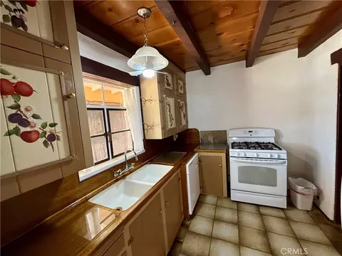 Kitchen - 6591 N Star, Twentynine Palms, CA 92277 photo 2 of 2
