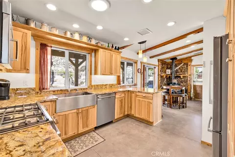 Kitchen - 63436 Doggie, Joshua Tree, CA 92252 photo 2 of 6