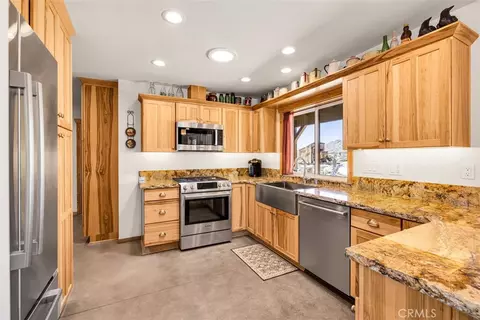 Kitchen - 63436 Doggie, Joshua Tree, CA 92252 photo 1 of 6