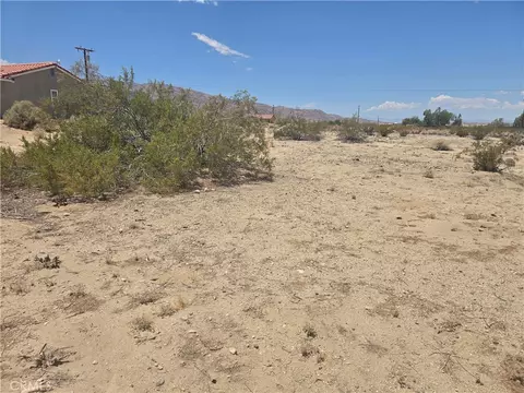 2 Sheridan, Twentynine Palms, CA 92277