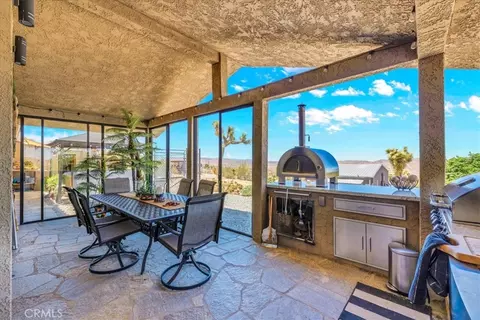 Exterior - 7880 Wesley Rd, Joshua Tree, CA 92252 photo 7 of 12
