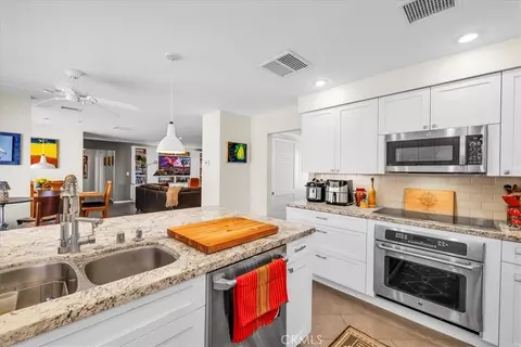 Kitchen - 7880 Wesley Rd, Joshua Tree, CA 92252 photo 3 of 5
