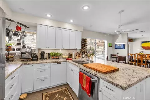 Kitchen - 7880 Wesley Rd, Joshua Tree, CA 92252 photo 2 of 5
