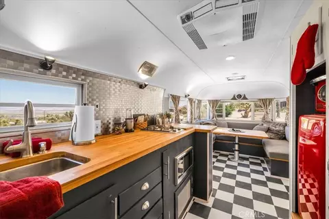 Kitchen - 7880 Wesley Rd, Joshua Tree, CA 92252 photo 5 of 5