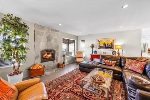Living - 7880 Wesley Rd, Joshua Tree, CA 92252 photo 2 of 3