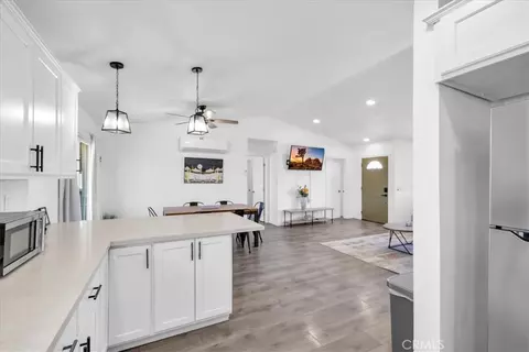 Entry Way - 670 Ducor Ave, Landers, CA 92285 photo 1 of 2