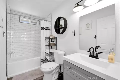 Bath - 670 Ducor Ave, Landers, CA 92285 photo 2 of 5