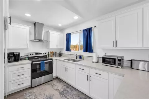 Kitchen - 670 Ducor Ave, Landers, CA 92285 photo 2 of 3
