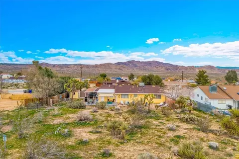 View/Area - 60369 Adobe Dr, Joshua Tree, CA 92252 photo 4 of 7