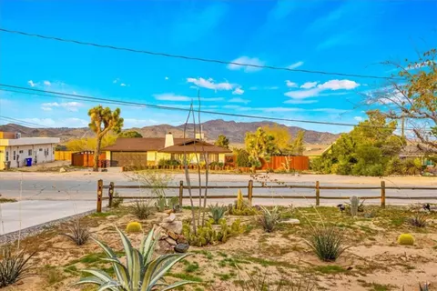 Exterior - 60369 Adobe Dr, Joshua Tree, CA 92252 photo 13 of 34