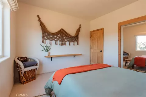 Bedroom - 5802 Olema Rd, Yucca Valley, CA 92284 photo 6 of 10