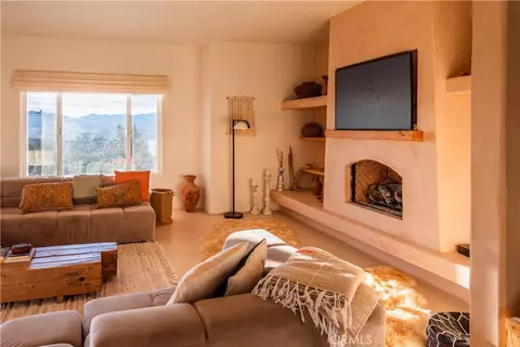 Living - 5802 Olema Rd, Yucca Valley, CA 92284 photo 2 of 4