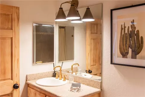 Bath - 5802 Olema Rd, Yucca Valley, CA 92284 photo 6 of 7