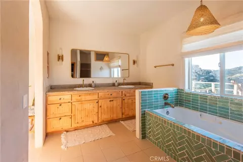Bath - 5802 Olema Rd, Yucca Valley, CA 92284 photo 3 of 7