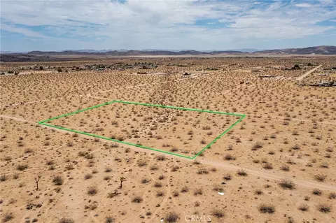 5589 Sutton Ave, Joshua Tree, CA 92252 photo 17
