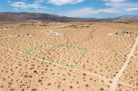 5589 Sutton Ave, Joshua Tree, CA 92252 photo 14
