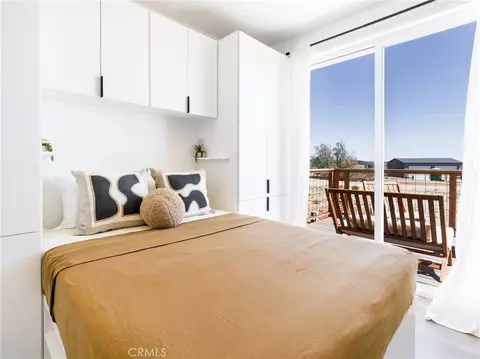 Bedroom - 1375 Fortuna Ave, Landers, CA 92285 photo 2 of 6