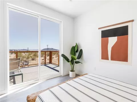 Bedroom - 1375 Fortuna Ave, Landers, CA 92285 photo 5 of 6