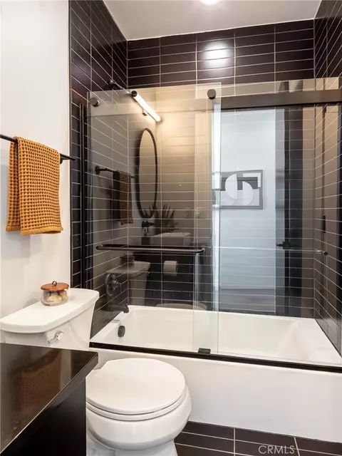 Bath - 1375 Fortuna Ave, Landers, CA 92285 photo 2 of 3