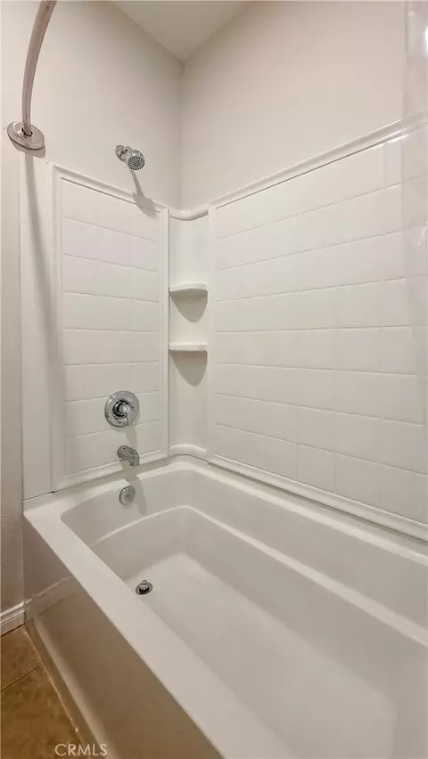 Bath - 74103 Manana Dr, Twentynine Palms, CA 92277 photo 5 of 5