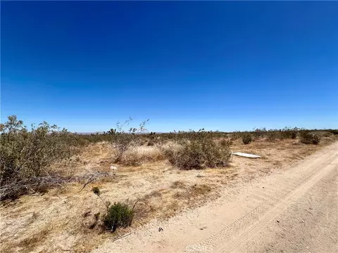 33501 165th St E, Llano, CA 93544 photo 9