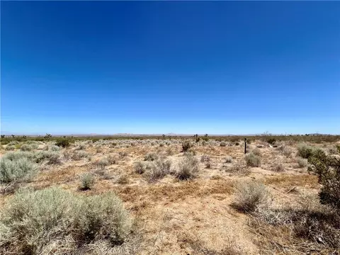 33501 165th St E, Llano, CA 93544 photo 4