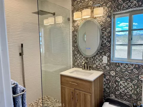 Bath - 2675 Geronimo Trl, Landers, CA 92285 photo 2 of 3