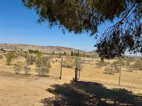 Exterior - 2675 Geronimo Trl, Landers, CA 92285 photo 6 of 7