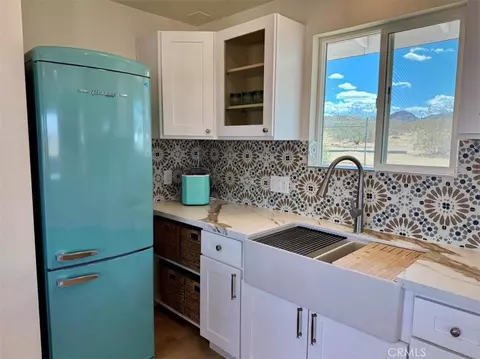 Kitchen - 2675 Geronimo Trl, Landers, CA 92285 photo 1 of 3