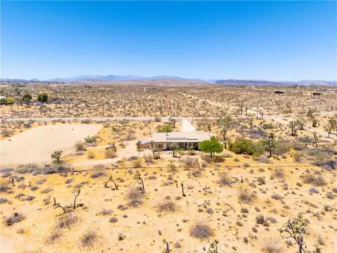 View/Area - 4343 Avalon, Yucca Valley, CA 92284 photo 2 of 7