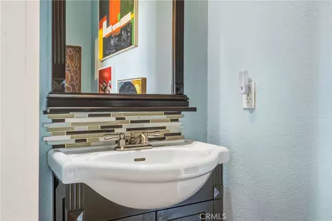 Bath - 4343 Avalon, Yucca Valley, CA 92284 photo 1 of 4
