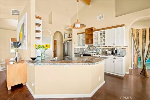 Kitchen - 4343 Avalon, Yucca Valley, CA 92284 photo 1 of 3