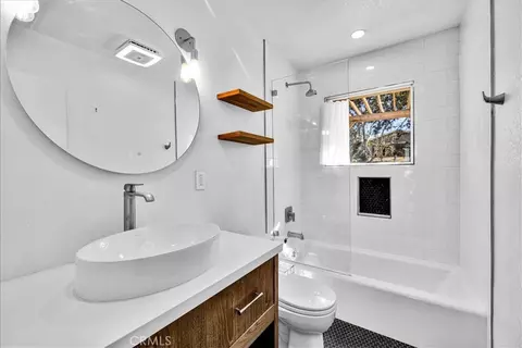 Bath - 61381 Alta Mura, Joshua Tree, CA 92252 photo 3 of 3