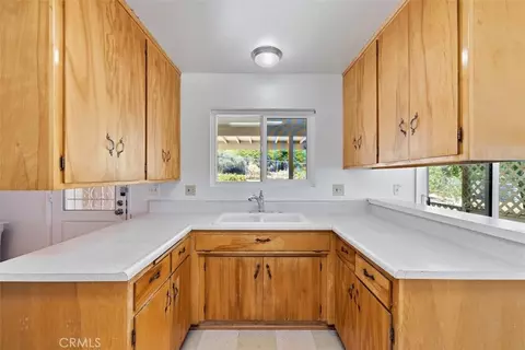 Kitchen - 49084 Mojave, Morongo Valley, CA 92256 photo 1 of 2