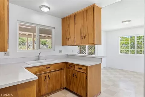 Kitchen - 49084 Mojave, Morongo Valley, CA 92256 photo 2 of 2