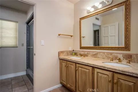Bath - 7475 San Remo Trl, Yucca Valley, CA 92284 photo 2 of 3
