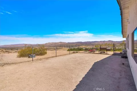 Exterior - 6177 Mandarin Rd, Yucca Valley, CA 92284 photo 4 of 13