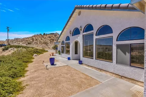 Exterior - 6177 Mandarin Rd, Yucca Valley, CA 92284 photo 3 of 14