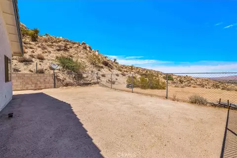 Exterior - 6177 Mandarin Rd, Yucca Valley, CA 92284 photo 4 of 14