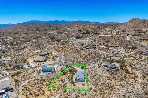 View/Area - 6177 Mandarin Rd, Yucca Valley, CA 92284 photo 8 of 9