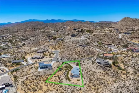 View/Area - 6177 Mandarin Rd, Yucca Valley, CA 92284 photo 8 of 9